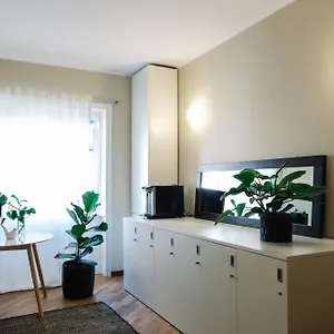 https://scottis-house-bergamo.italymilanhotels.net